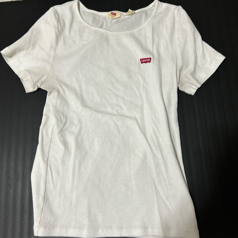 Levi’s white shirt